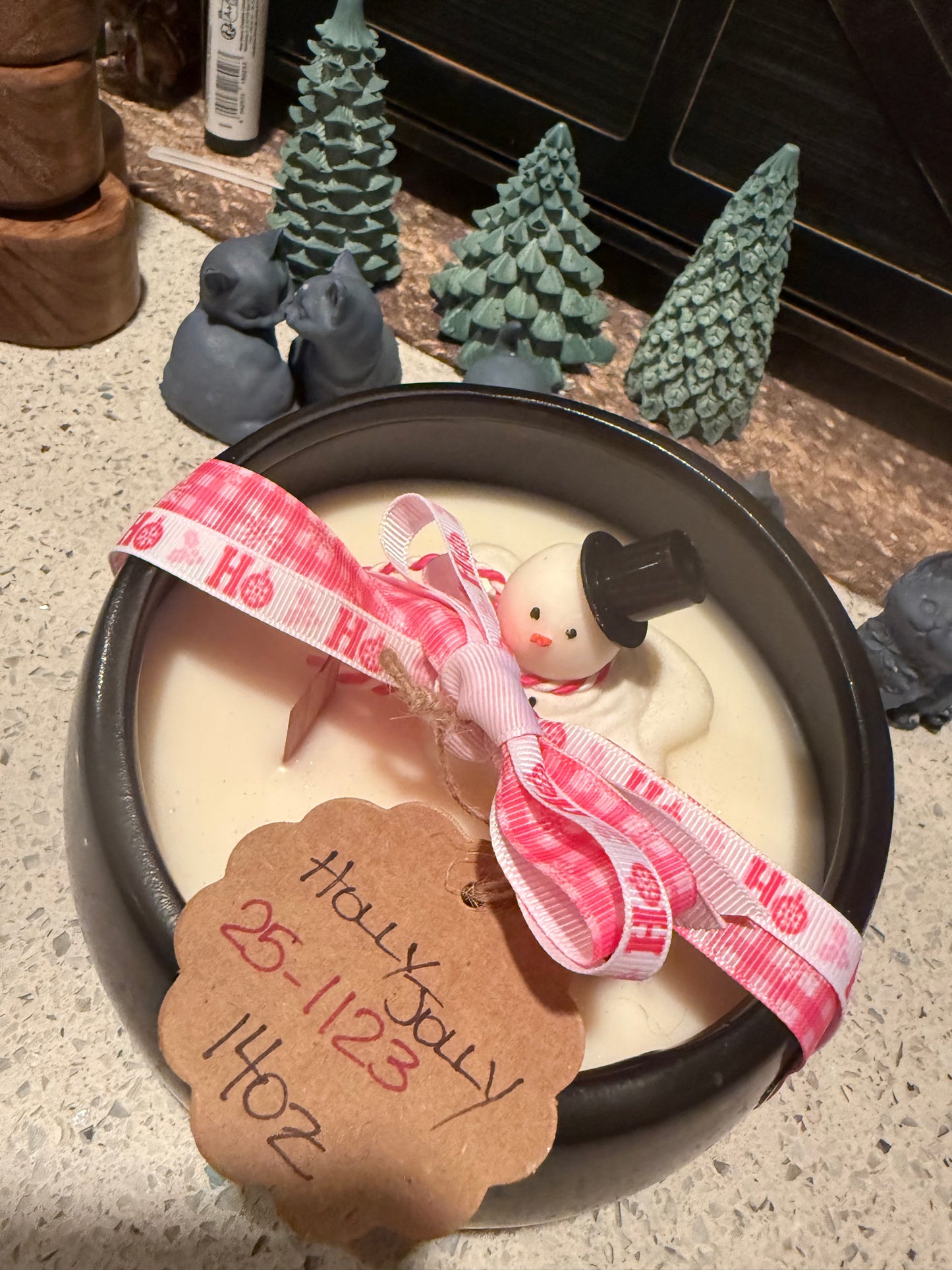 Holly Jolly Black Candle