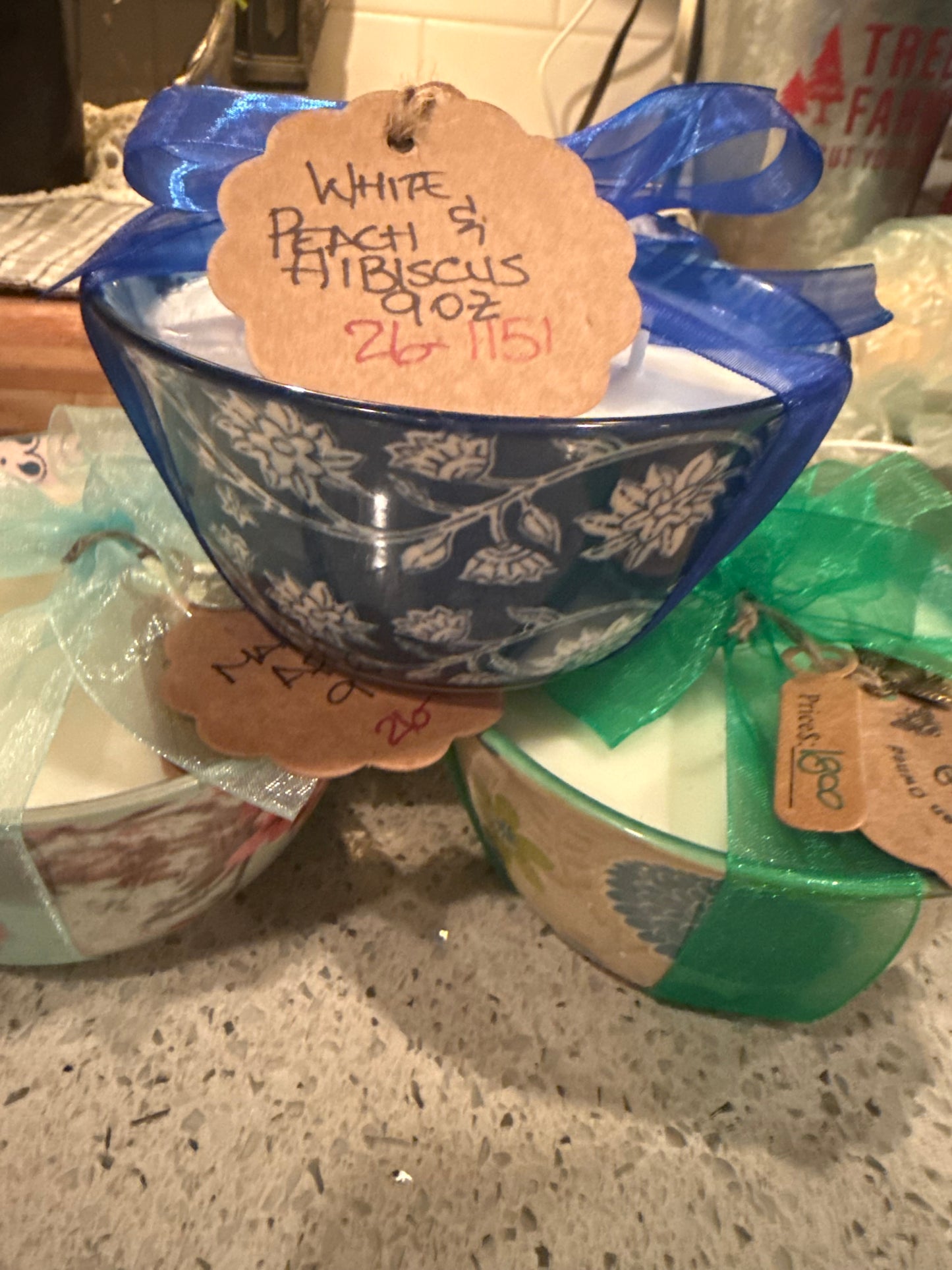 White Peach & Hibiscus Spring Bowl Candle (9oz)