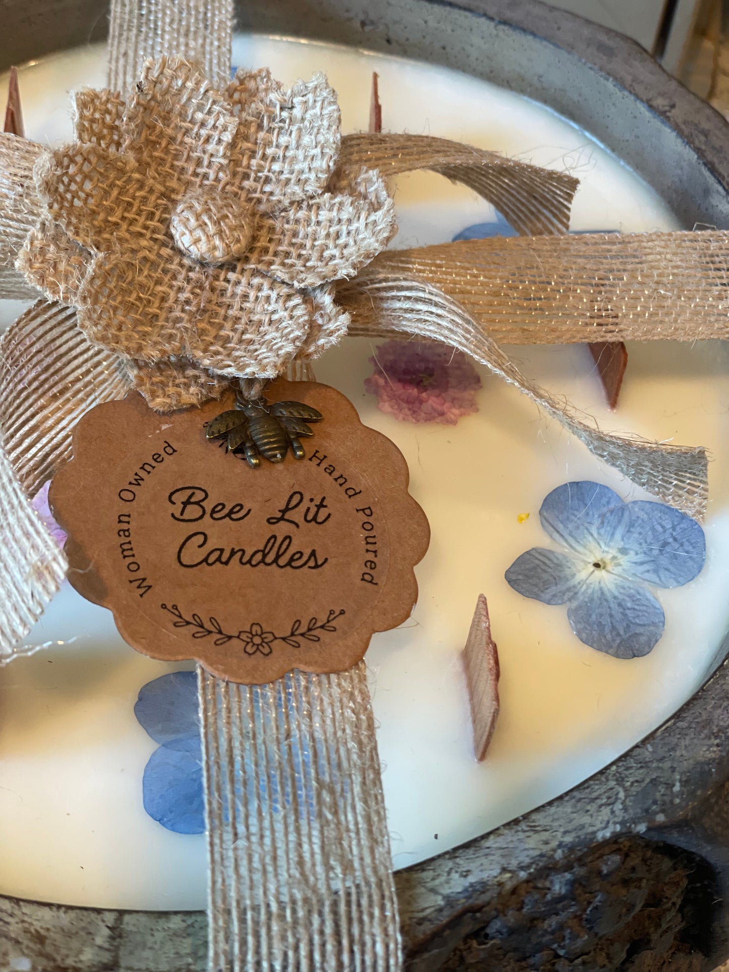 Mahogany Apple Cement Log Style Candle 68oz