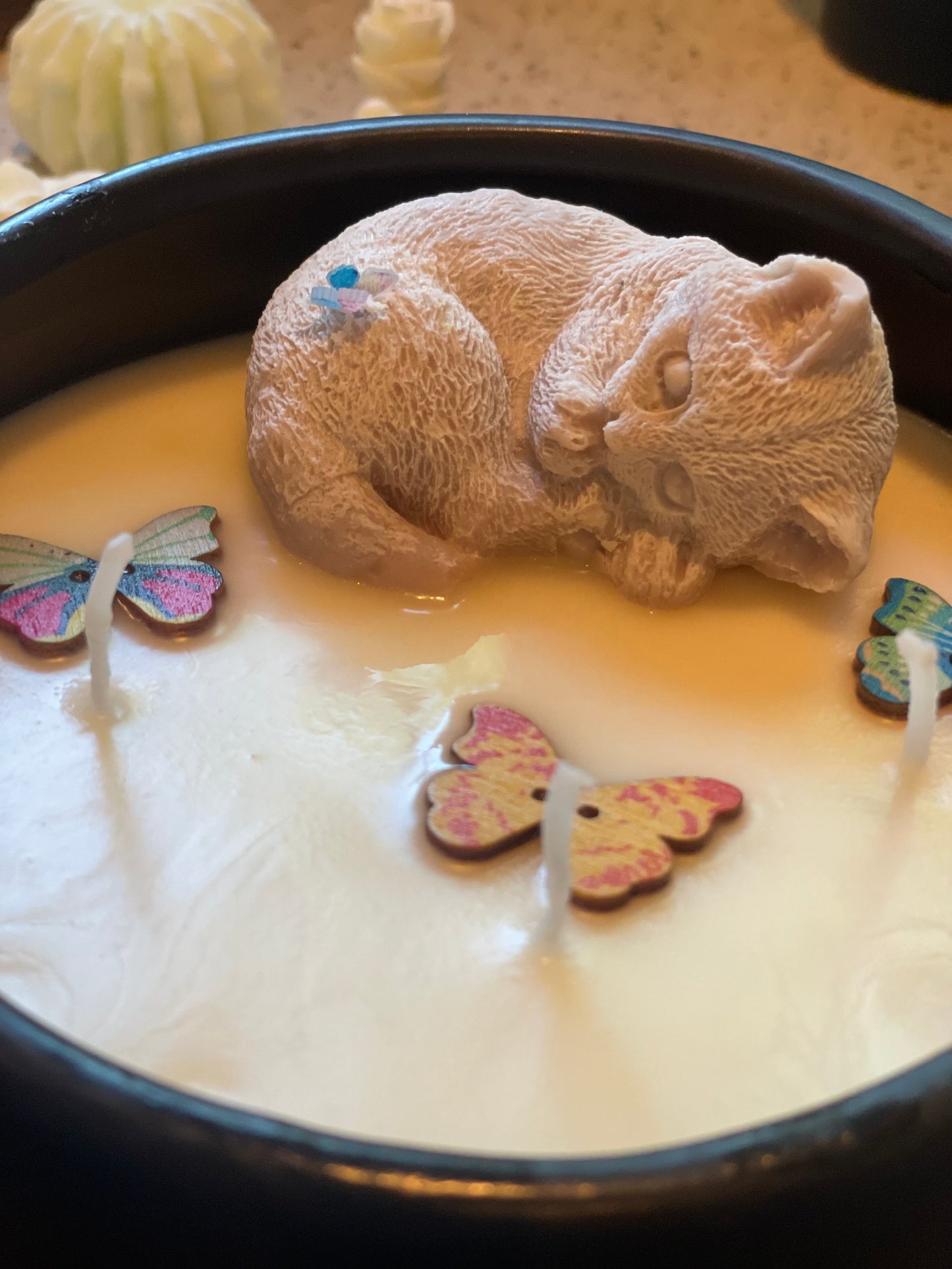 Pink Flamingo 16oz Black Candle (Cat)