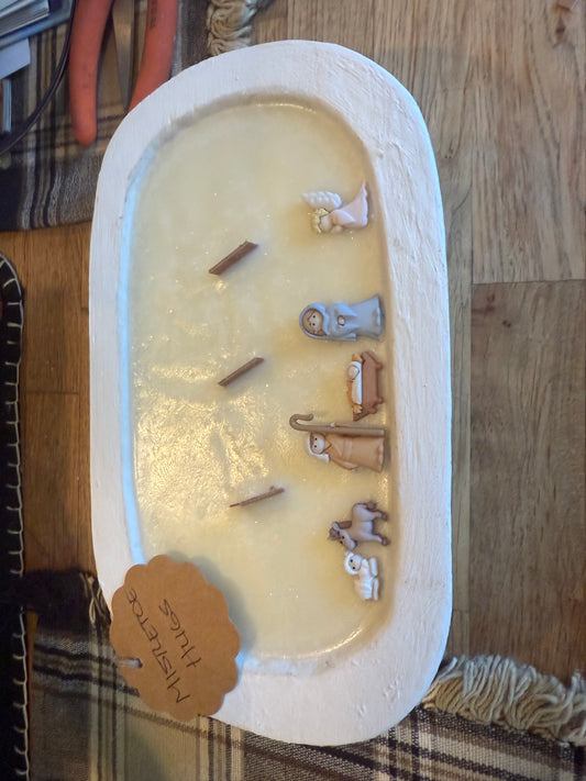 25-1027 Mistletoe Hugs Nativity Wood Bowl