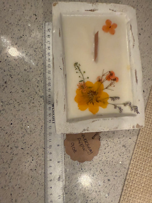 Mahogany Apple Whitewashed 9oz Rectangular Wood Bowl Candle (large yellow flower)
