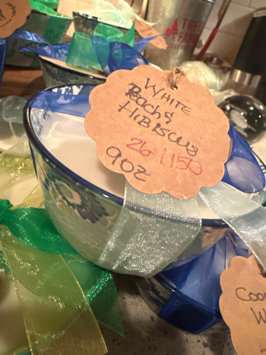 White Peach & Hibiscus Spring Bowl Candle (9oz)